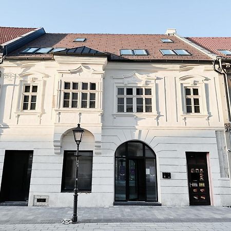 Hviezdoslavova Apartments, Trnava Centre, Parking Available Екстер'єр фото