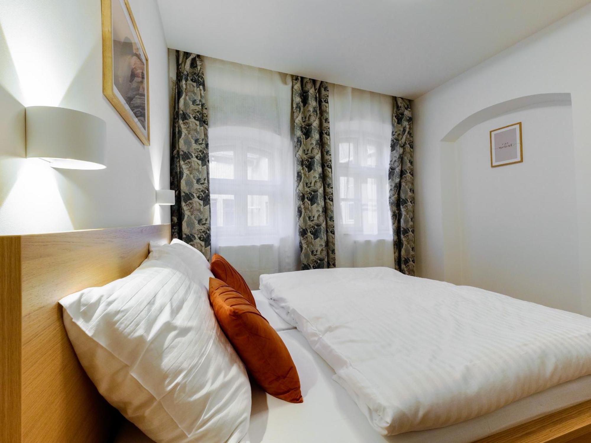 Hviezdoslavova Apartments, Trnava Centre, Parking Available Екстер'єр фото