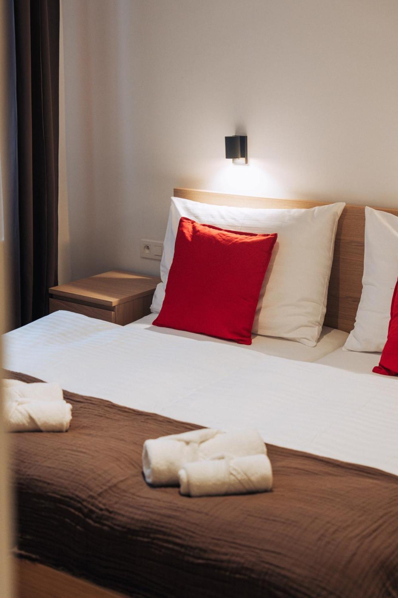 Hviezdoslavova Apartments, Trnava Centre, Parking Available Екстер'єр фото