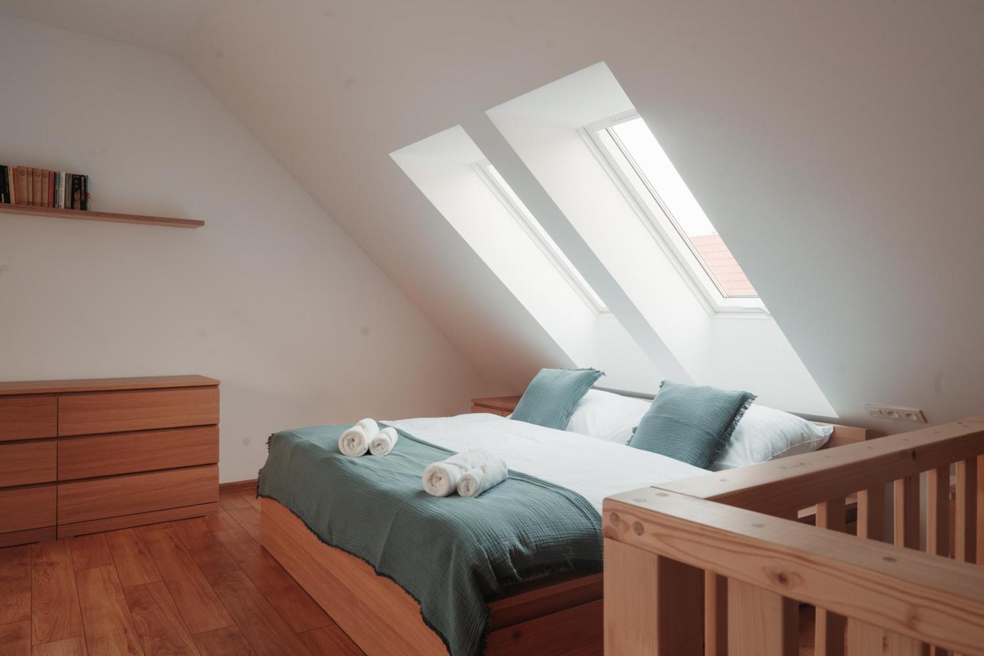 Hviezdoslavova Apartments, Trnava Centre, Parking Available Екстер'єр фото