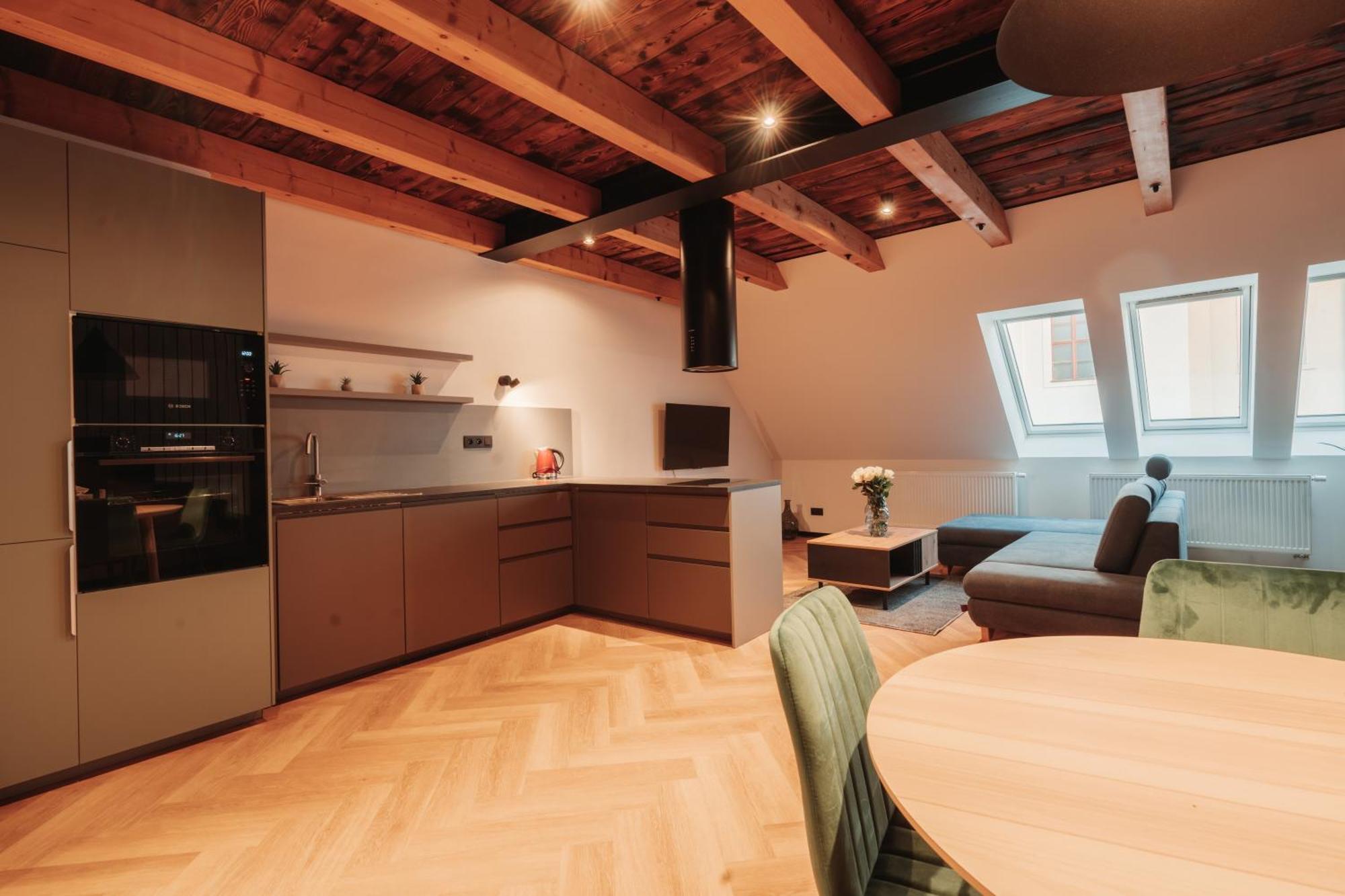Hviezdoslavova Apartments, Trnava Centre, Parking Available Екстер'єр фото