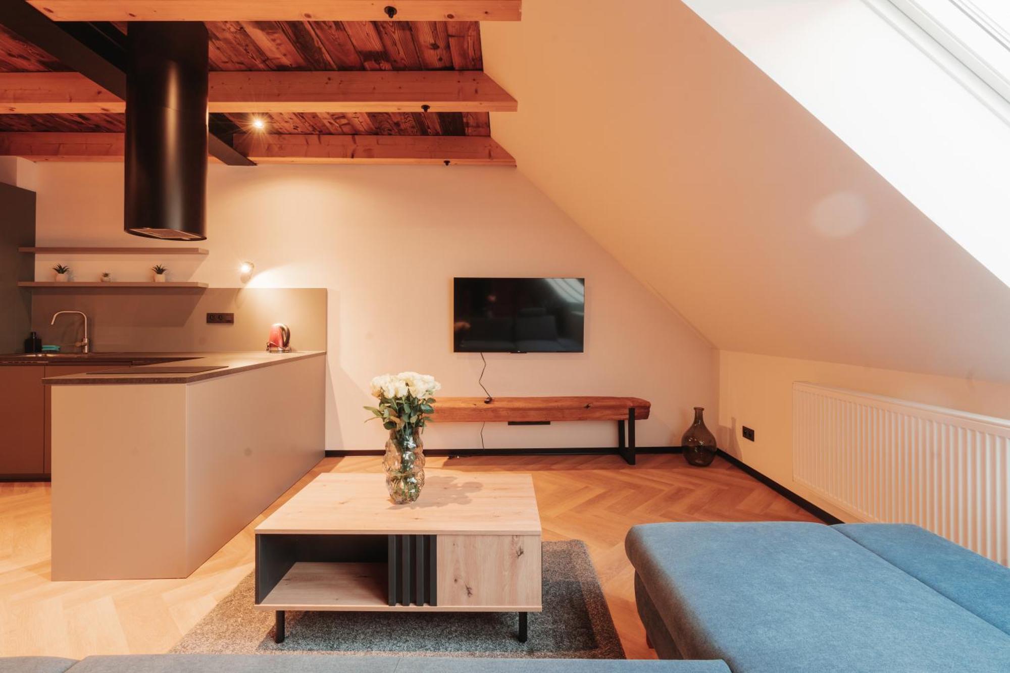 Hviezdoslavova Apartments, Trnava Centre, Parking Available Екстер'єр фото