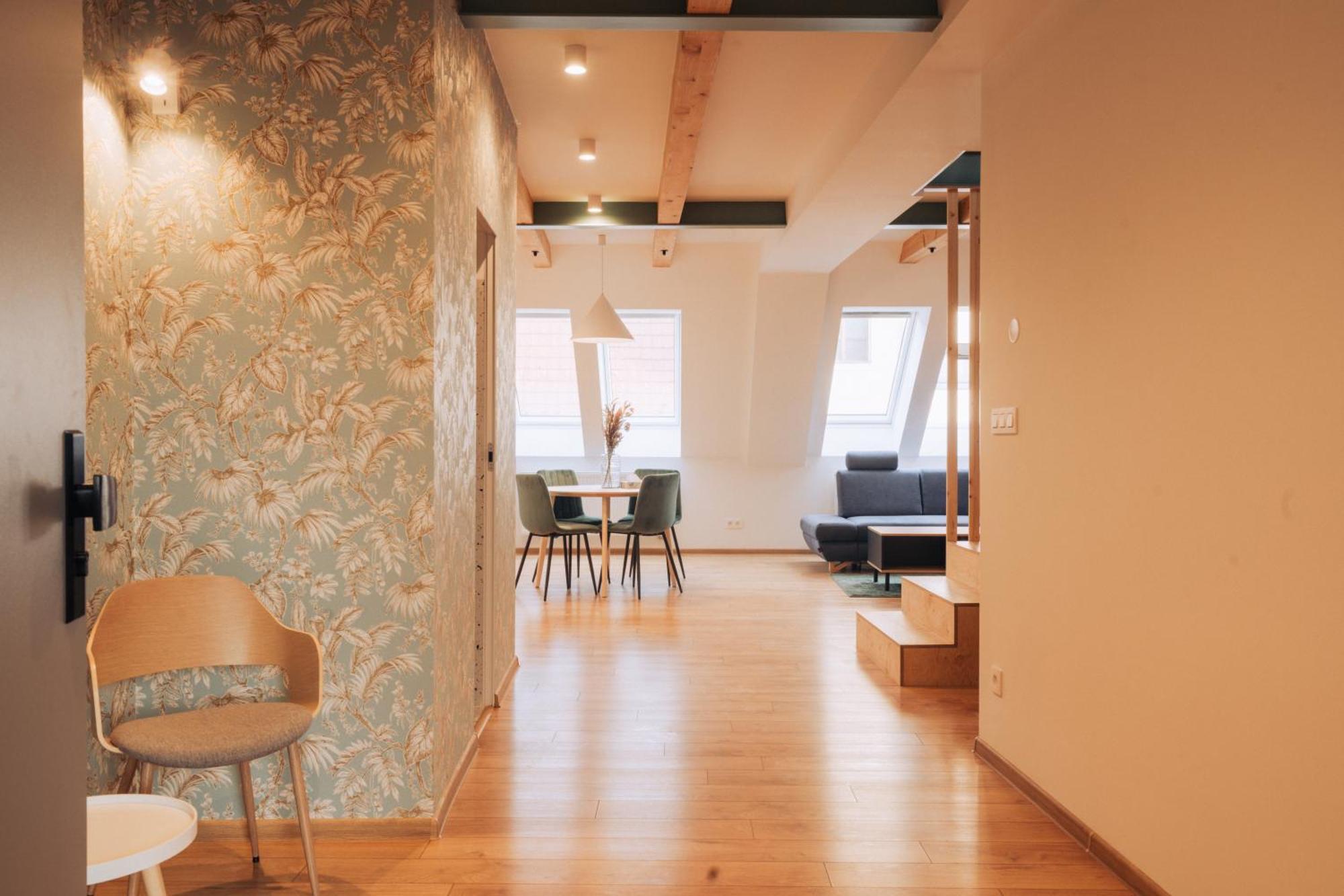 Hviezdoslavova Apartments, Trnava Centre, Parking Available Екстер'єр фото