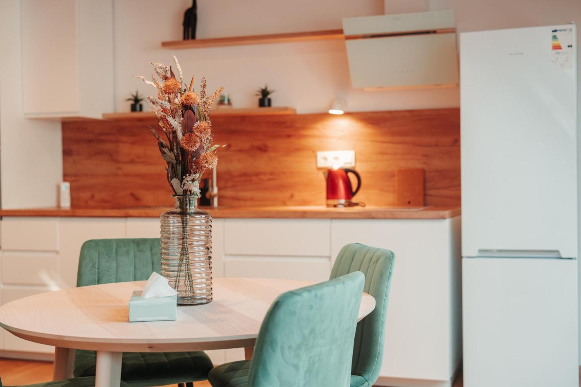 Hviezdoslavova Apartments, Trnava Centre, Parking Available Екстер'єр фото
