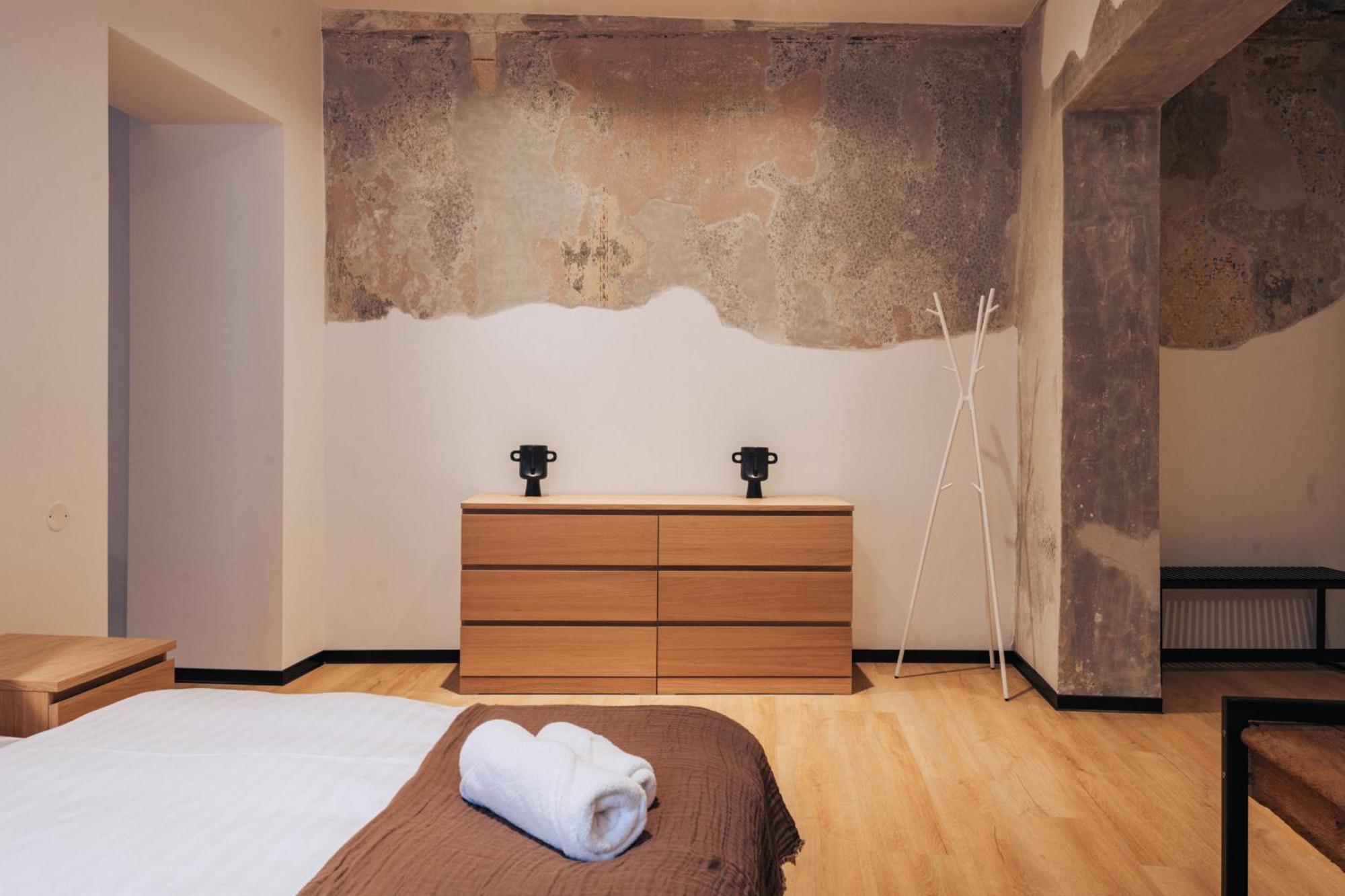 Hviezdoslavova Apartments, Trnava Centre, Parking Available Екстер'єр фото